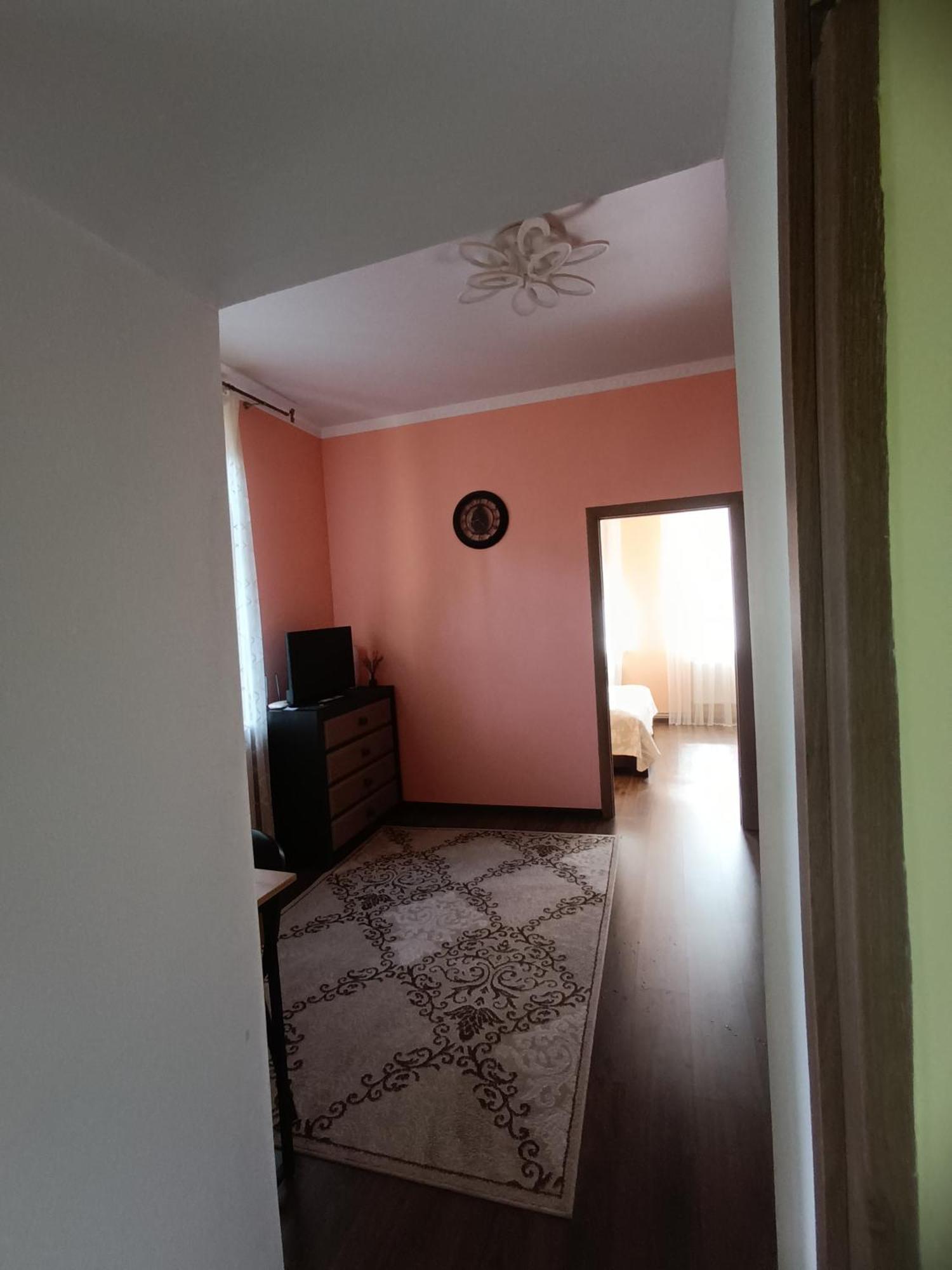 Apartment Near University Chernivtsi Exterior foto